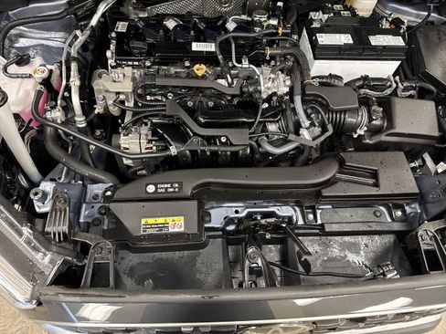 Used 2024 Toyota Corolla Cross XLE w/ Convenience Package image 14