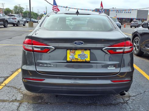 Used 2020 Ford Fusion SE FWD image 20
