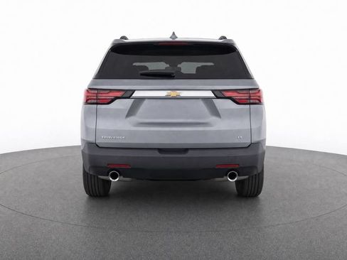 Used 2023 Chevrolet Traverse Premier FWD image 6