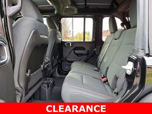 Used 2025 Jeep Wrangler Rubicon image 10