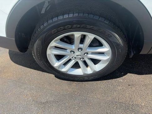 Used 2017 Ford Explorer XLT FWD image 43