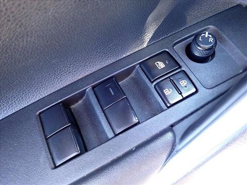 Used 2024 Toyota Corolla Cross XLE w/ Convenience Package FWD image 16