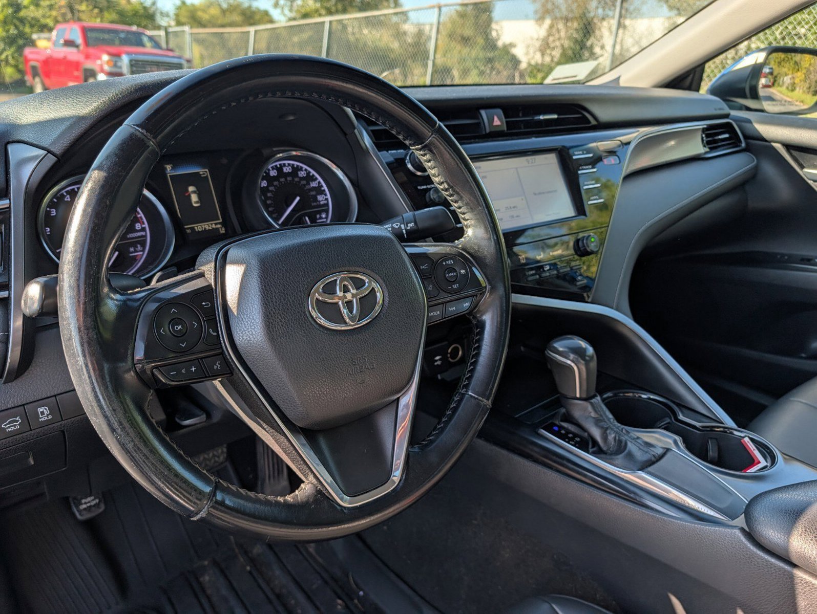Used 2019 Toyota Camry SE FWD image 23