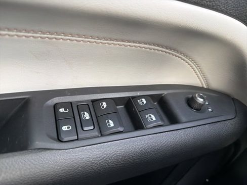 New 2026 Jeep Compass Limited image 18