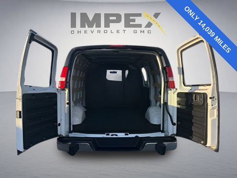 Used 2023 Chevrolet Express 2500 w/ Driver Convenience Package RWD image 9