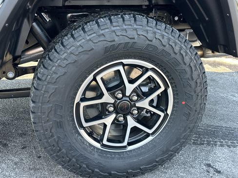 New 2026 Jeep Gladiator Rubicon AWD/4WD image 37