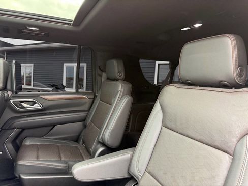 Used 2021 Chevrolet Suburban High Country image 35