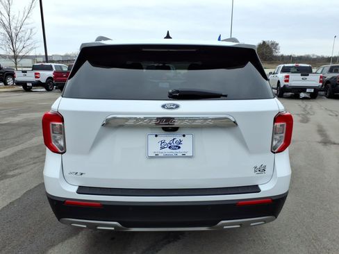 Certified 2023 Ford Explorer XLT w/ Equipment Group 202A image 4