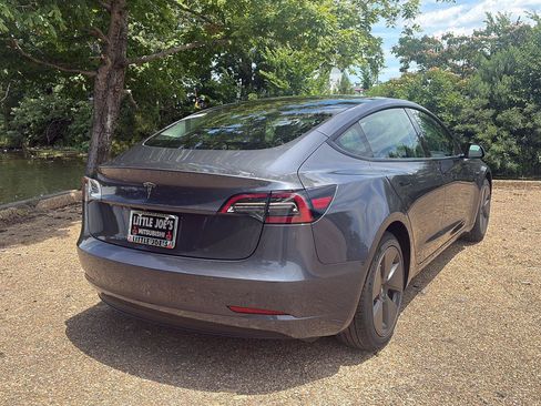 Used 2023 Tesla Model 3 Standard Range RWD image 4