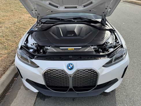 Used 2025 BMW i4 xDrive40i w/ Premium Package AWD/4WD image 16