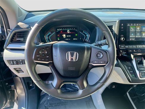 Used 2024 Honda Odyssey EX image 11