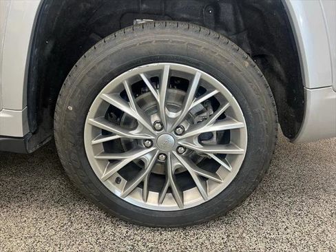 Certified 2022 Jeep Grand Cherokee L Summit w/ Advanced Protech Group IV image 24