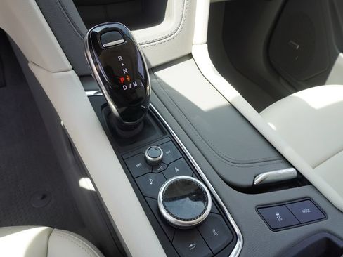 Used 2024 Cadillac XT5 Premium Luxury w/ Technology Package FWD image 19