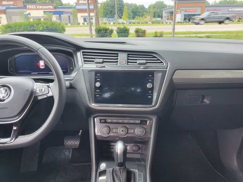 Used 2021 Volkswagen Tiguan SEL AWD/4WD image 15