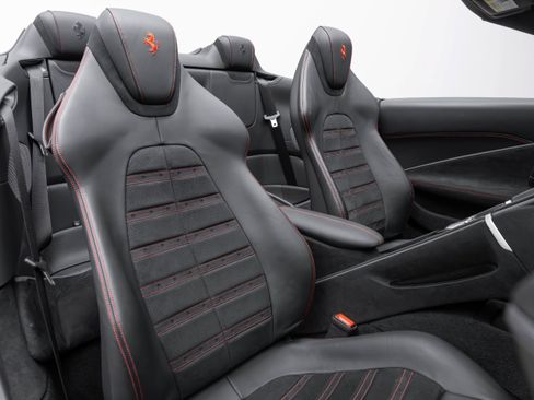 Used 2025 Ferrari Roma Spider RWD image 56