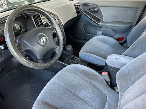 Used 2004 Hyundai Elantra Sedan FWD image 10