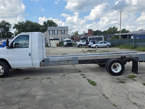 Used 2011 Ford E-450 and Econoline 450 Super Duty RWD image 7