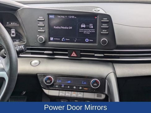 Used 2023 Hyundai Elantra SEL w/ Preferred Accessory Package FWD image 18