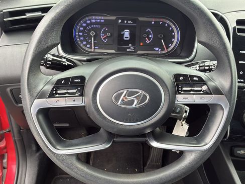 Used 2022 Hyundai Tucson SE image 19