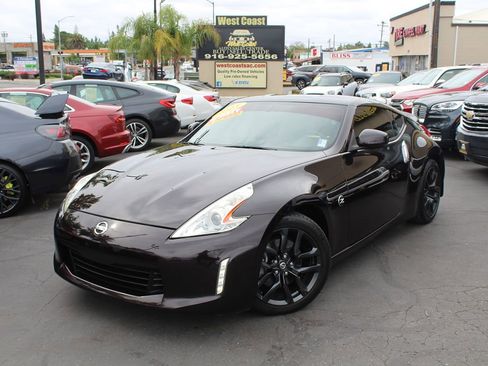 Used 2015 Nissan 370Z Coupe RWD image 29