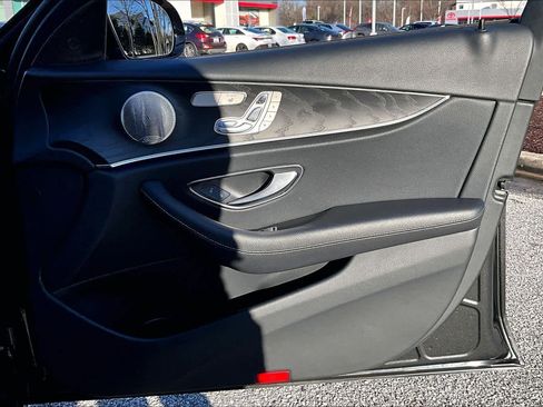 Used 2022 Mercedes-Benz E 350 4MATIC Sedan image 22