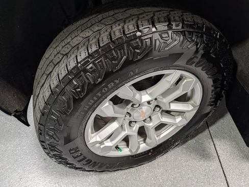 Certified 2023 Chevrolet Silverado 1500 LT AWD/4WD image 11