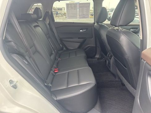 Used 2023 Nissan Rogue SV w/ SV Premium Package image 23