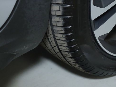 Used 2025 Volvo V60 B5 Cross Country Plus image 38