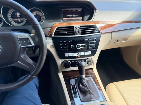 Used 2014 Mercedes-Benz C 250 Sedan image 9