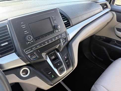 Used 2019 Honda Odyssey LX image 7