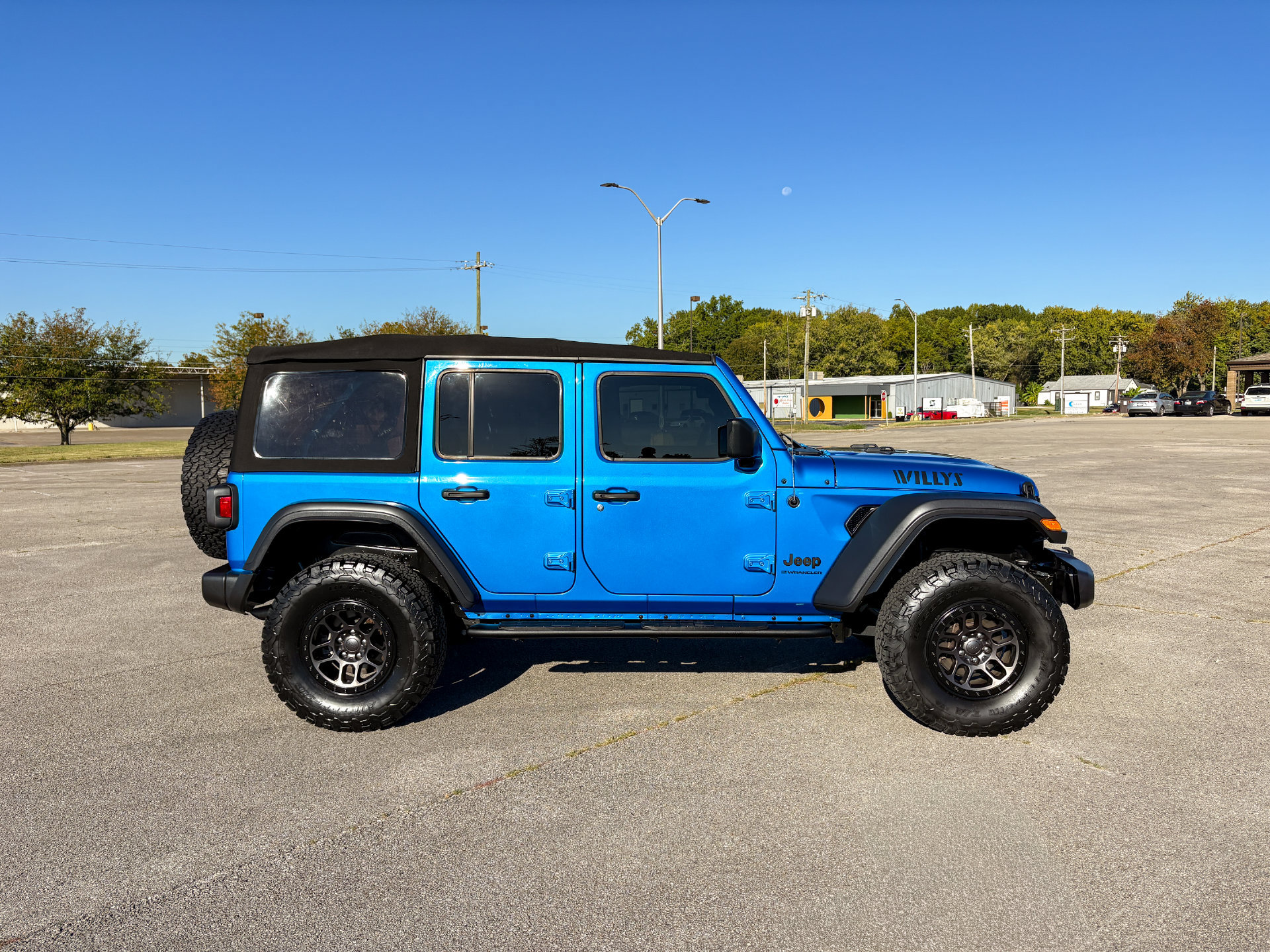 Used 2023 Jeep Wrangler Unlimited Sport AWD/4WD image 14