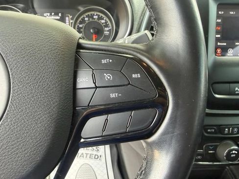 Used 2021 Jeep Cherokee Latitude Plus FWD image 25