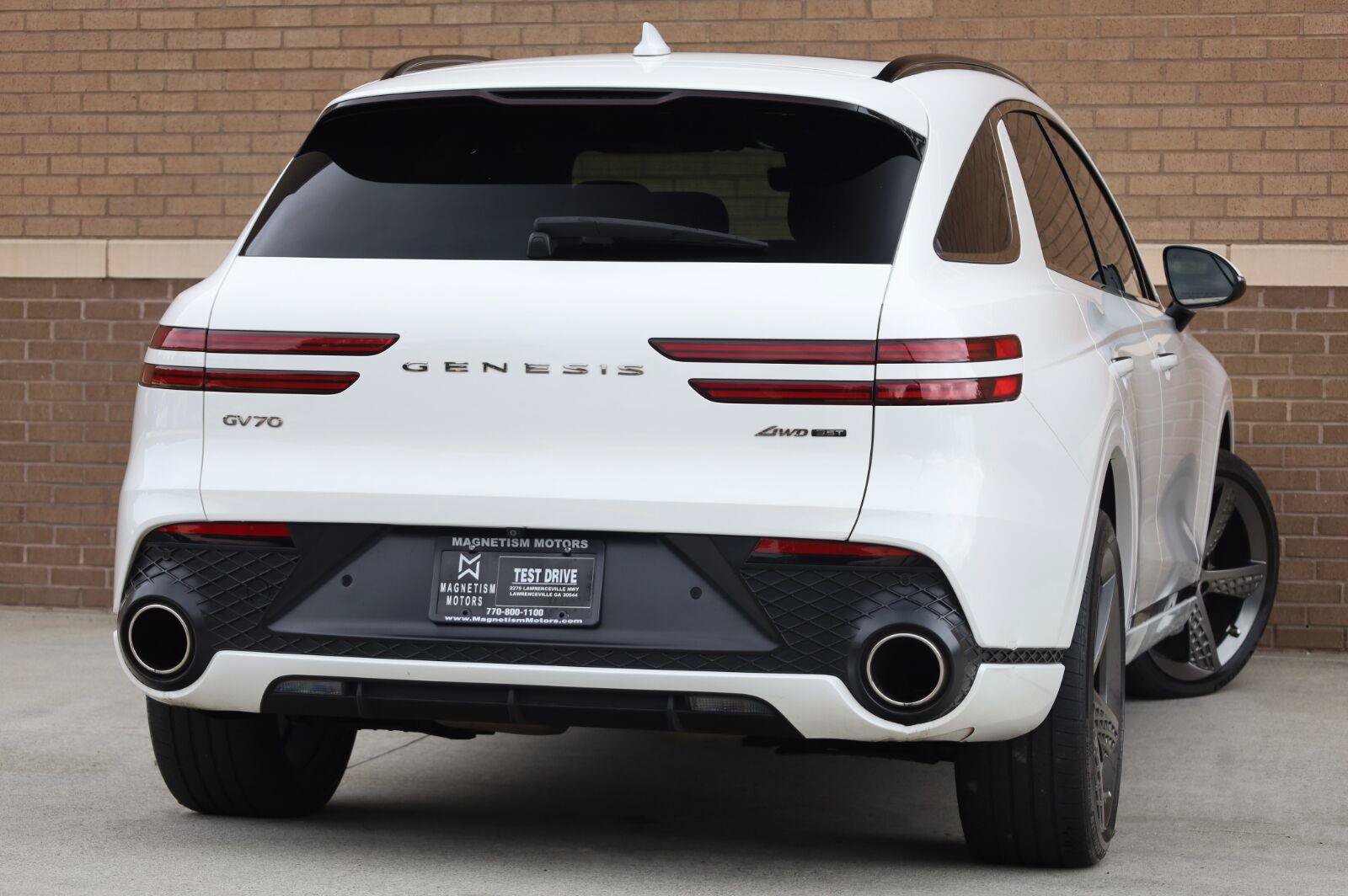 Used 2022 Genesis GV70 3.5T Sport AWD/4WD image 9