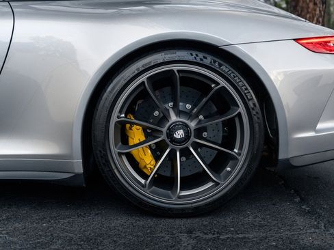 Used 2019 Porsche 911 GT3 image 10