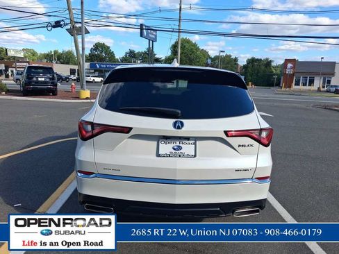 Used 2023 Acura MDX SH-AWD image 8