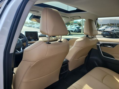 Used 2025 Toyota RAV4 XLE Premium image 14