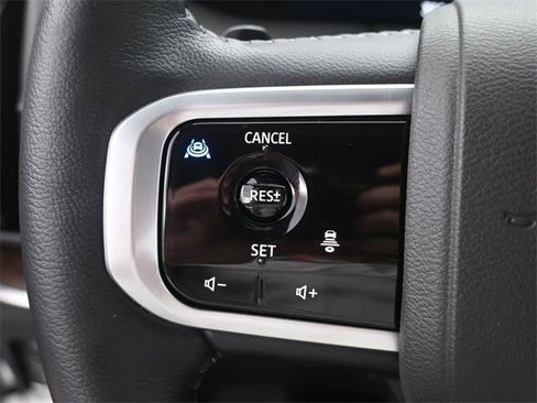 Used 2025 Nissan Armada SL w/ Captain's Chari Seat Package image 15