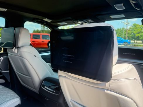 Used 2025 Cadillac Escalade V w/ LPO, Floor Liner Package image 29