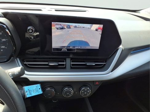 Used 2024 Chevrolet Trax LS w/ LS Convenience Package image 17