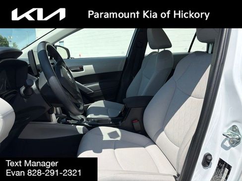 Used 2023 Toyota Corolla Cross L FWD image 16