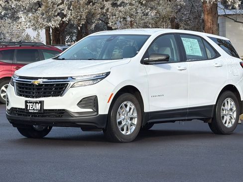 Used 2023 Chevrolet Equinox LS image 8