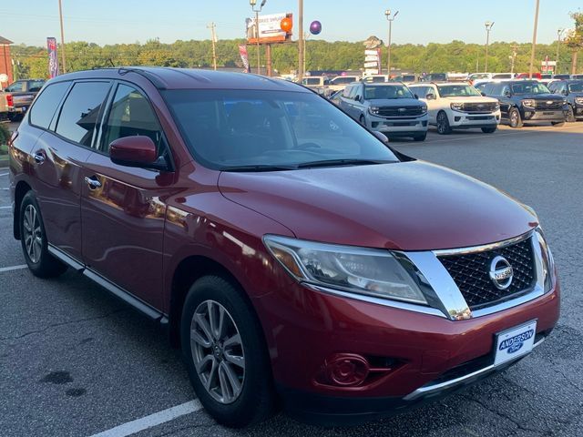 Used 2014 Nissan Pathfinder S FWD image 3
