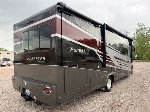 Used 2021 Ford E-450 and Econoline 450 Super Duty w/ Motorhome Prep Package RWD image 5