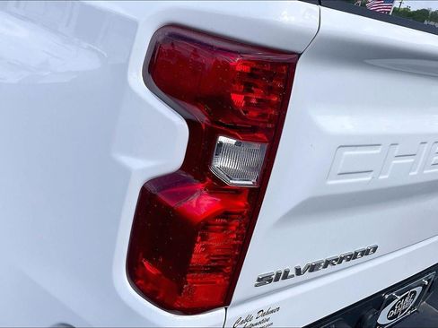 Used 2023 Chevrolet Silverado 1500 LT AWD/4WD image 28