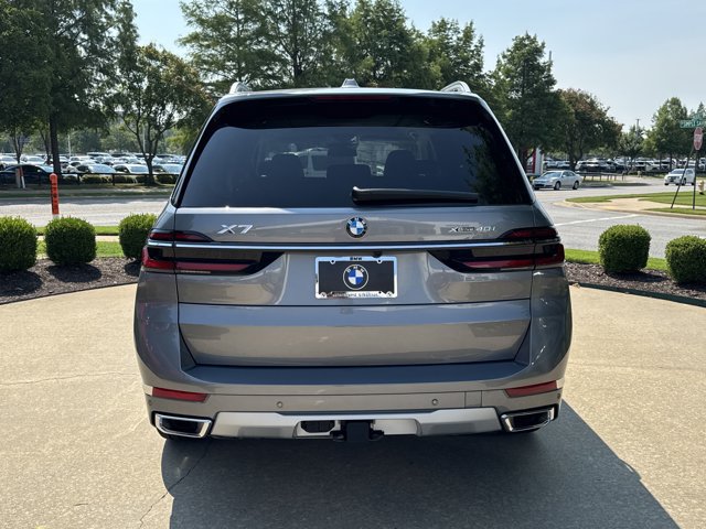Certified 2026 BMW X7 xDrive40i w/ Premium Package AWD/4WD image 4
