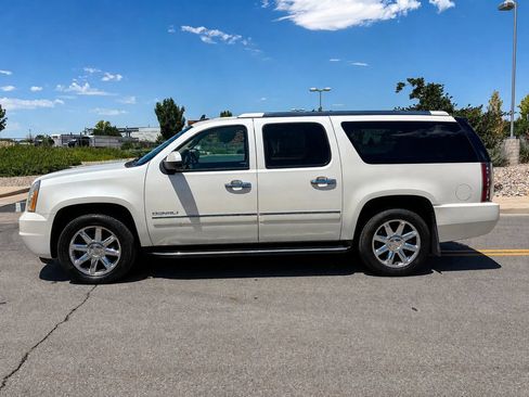 Used 2014 GMC Yukon XL Denali AWD/4WD image 2