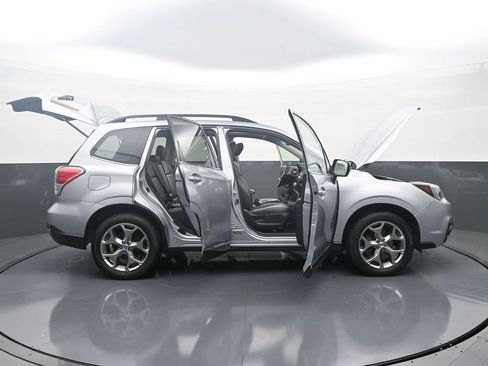 Used 2017 Subaru Forester 2.5i Touring w/ Popular Package #2 image 44