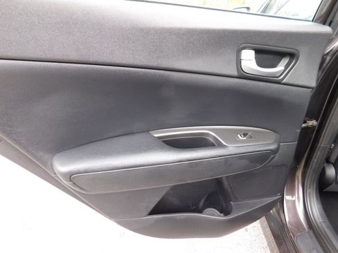 Used 2018 Kia Optima LX image 9