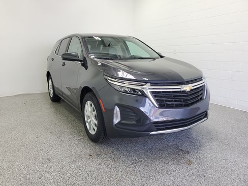 Used 2022 Chevrolet Equinox LT FWD image 2