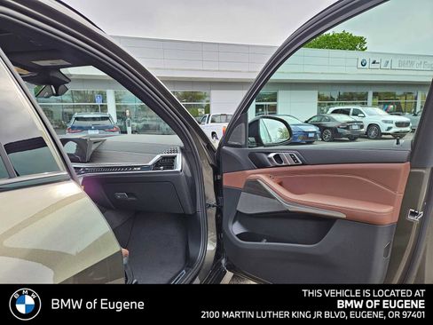 New 2026 BMW X5 xDrive50e image 10